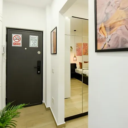 Sweet Home. Stylish Near Cismigiu 아파트