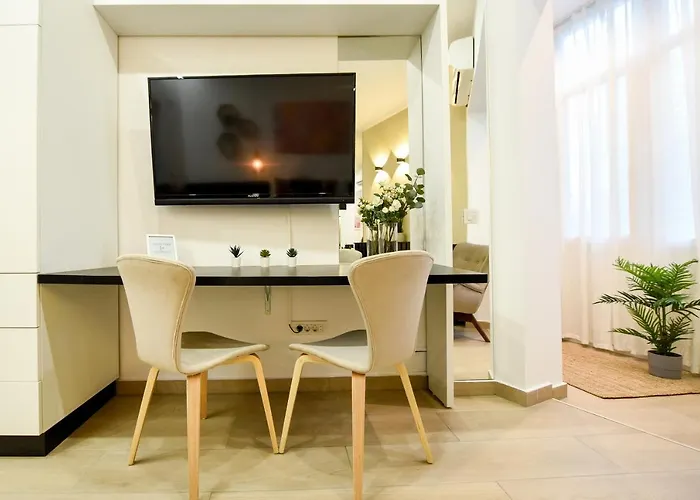 Sweet Home. Stylish Near Cismigiu Apartment *