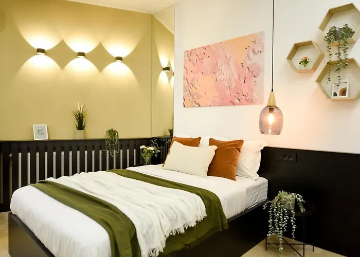 Sweet Home. Stylish Near Cismigiu Apartment *