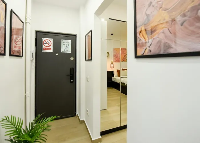 Sweet Home. Stylish Near Cismigiu Apartament